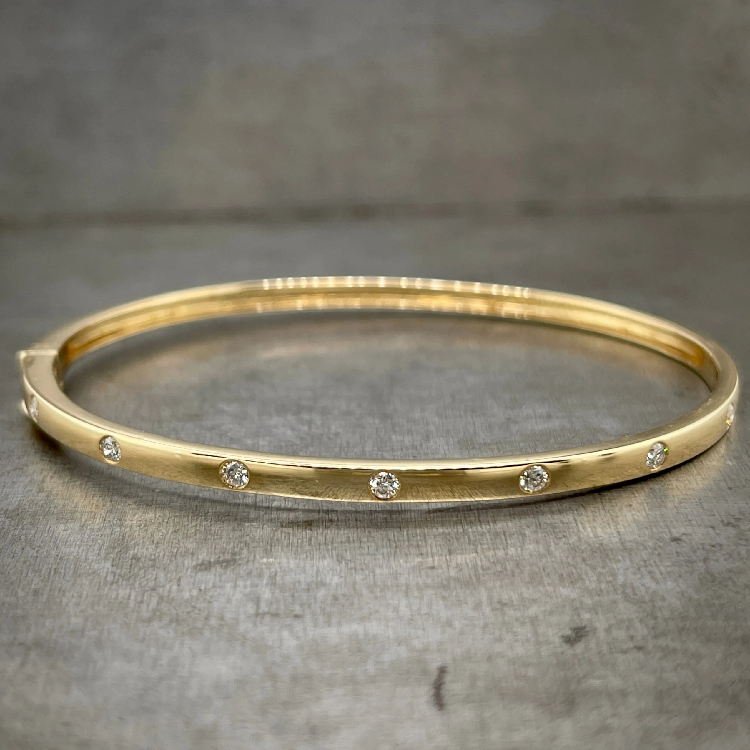 Round Brilliant Diamond Gold Bangle